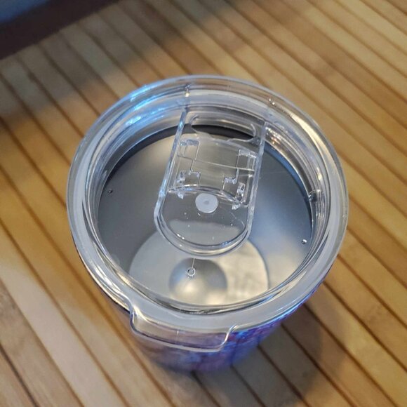 Lilly Pulitzer High Tide Insulated Can Tumbler in Turtle Amazement Print - Picture 5 of 5